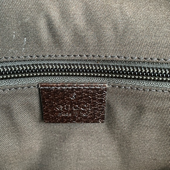 😍SOLD😍
Aythentic GG flap messenger bag - Picture 5 of 6